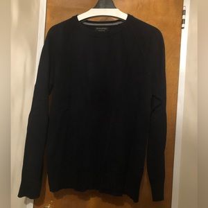 Men’s Banana Republic navy blue sweater